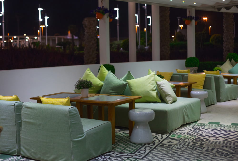 Commercial Retail & Lounge 